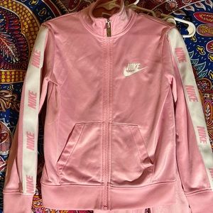 XS Size 4 girls NIKE 2 piece tracksuit included jacket and pants Valentine’s Day